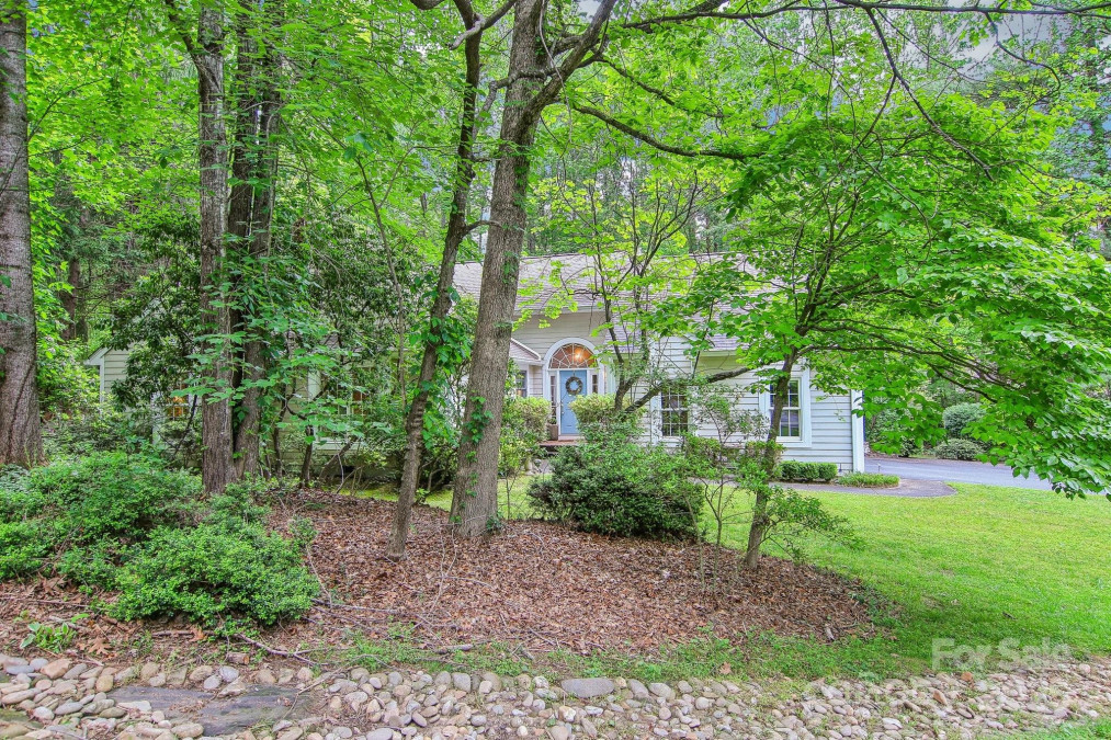 107 Camellia Way Hendersonville, NC 28739