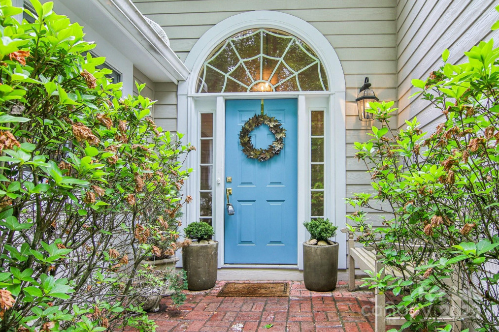 107 Camellia Way Hendersonville, NC 28739