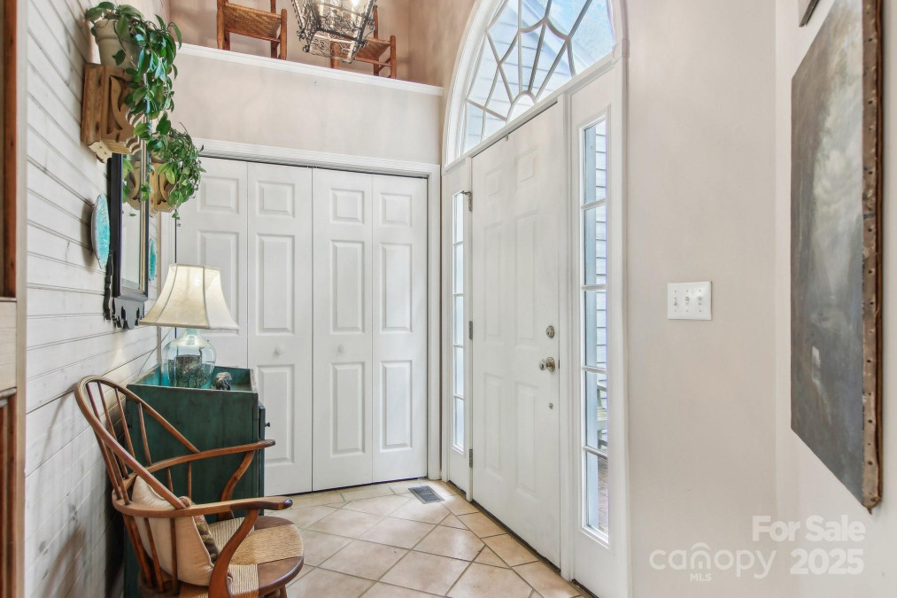 107 Camellia Way Hendersonville, NC 28739
