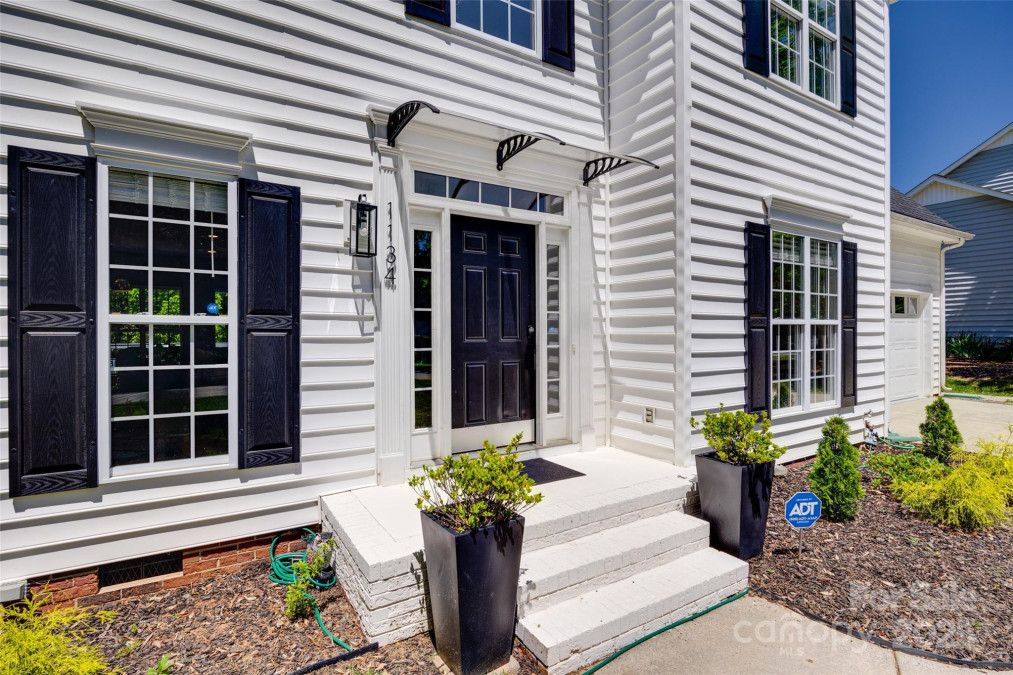 1134 Blueberry Ln Charlotte, NC 28226