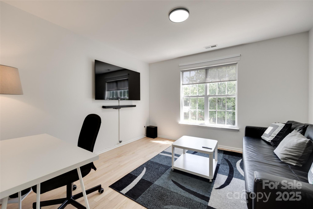 1134 Blueberry Ln Charlotte, NC 28226