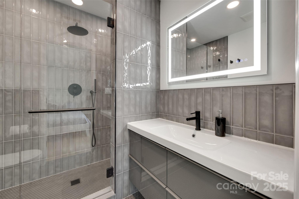 1134 Blueberry Ln Charlotte, NC 28226
