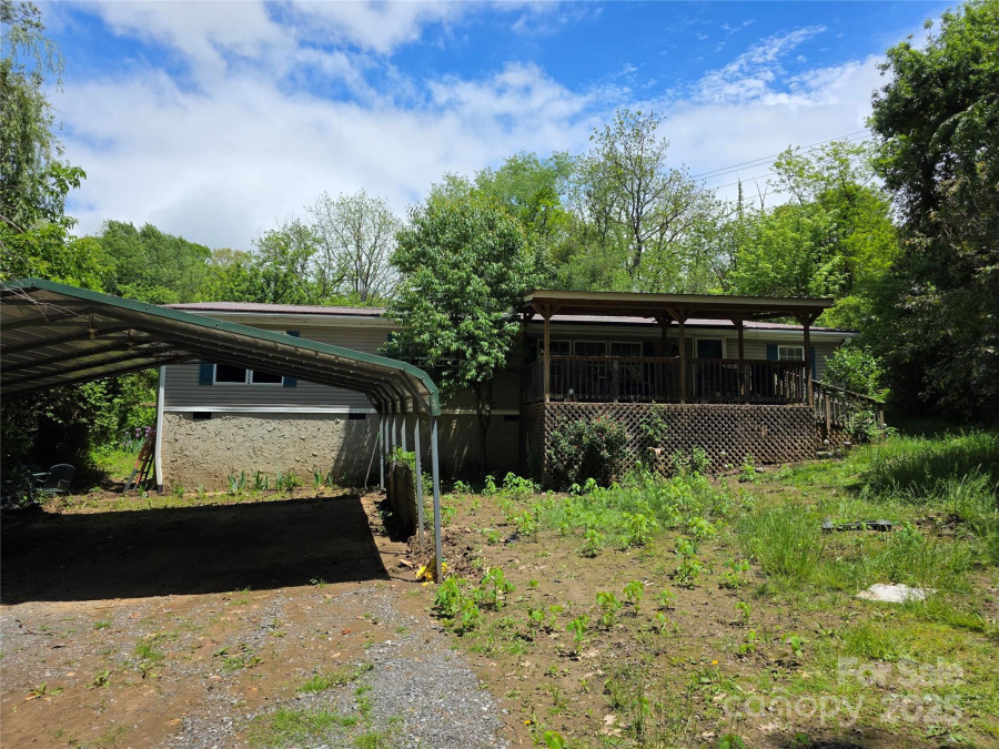 926 Hyder Mountain Rd Clyde, NC 28721