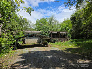 926 Hyder Mountain Rd Clyde, NC 28721