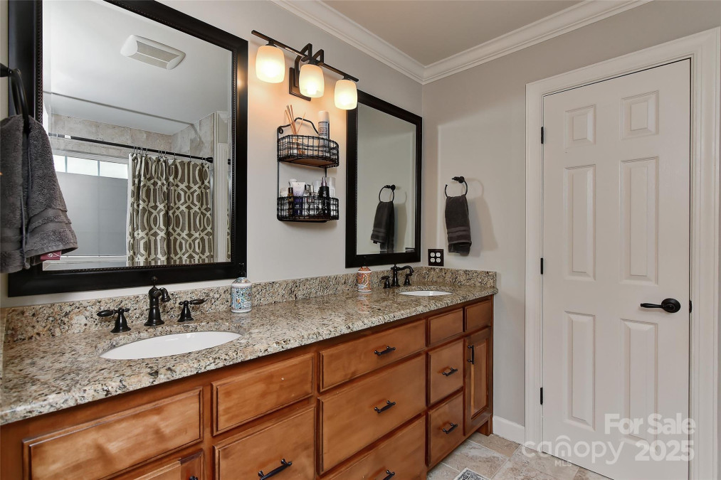 705 Moss Creek Dr Matthews, NC 28105