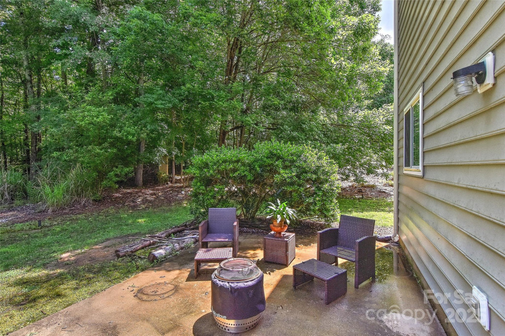 705 Moss Creek Dr Matthews, NC 28105