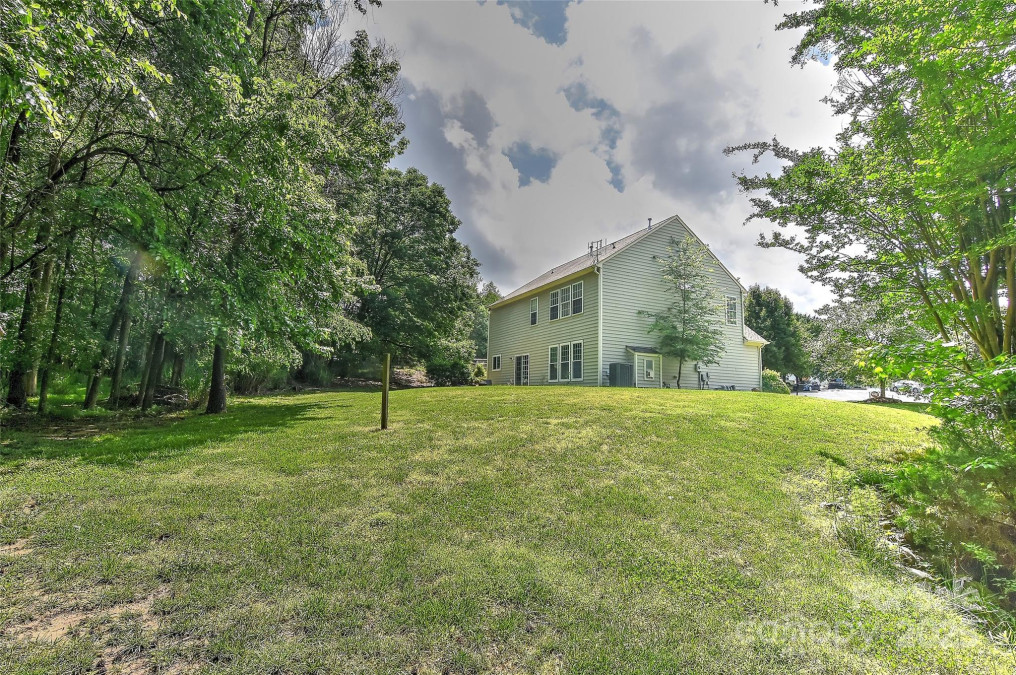705 Moss Creek Dr Matthews, NC 28105