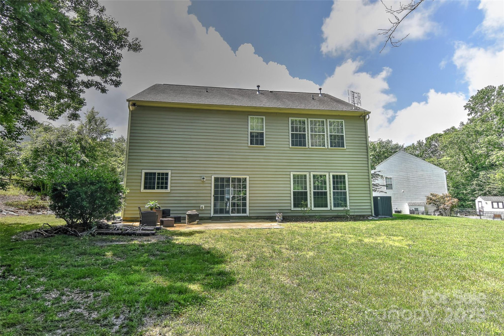 705 Moss Creek Dr Matthews, NC 28105