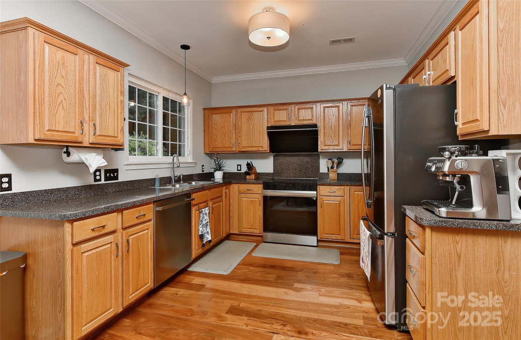705 Moss Creek Dr Matthews, NC 28105