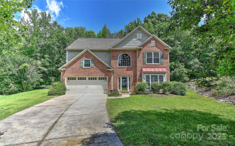705 Moss Creek Dr Matthews, NC 28105