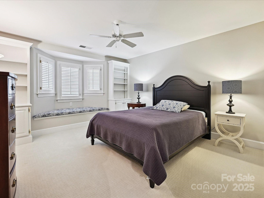 6647 Gaywind Dr Charlotte, NC 28226