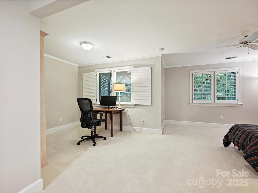 6647 Gaywind Dr Charlotte, NC 28226