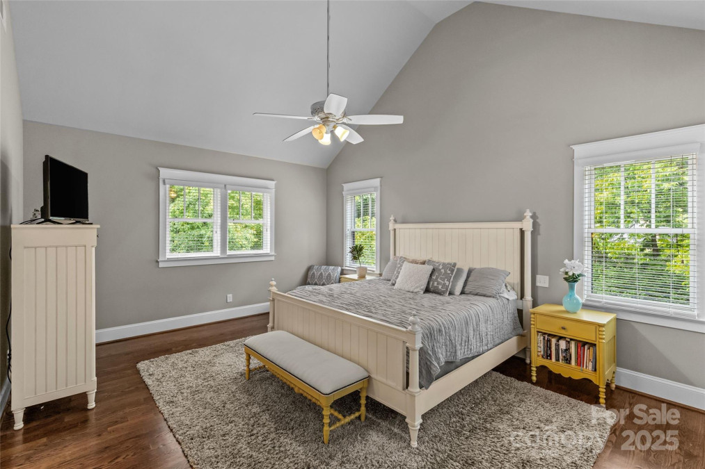 2414 Bay St Charlotte, NC 28205