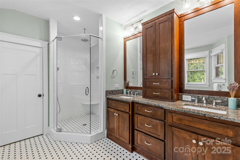 2414 Bay St Charlotte, NC 28205