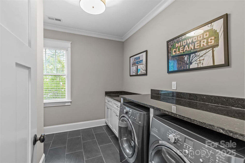 2414 Bay St Charlotte, NC 28205