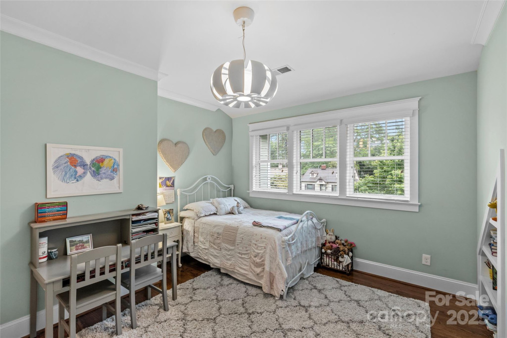 2414 Bay St Charlotte, NC 28205