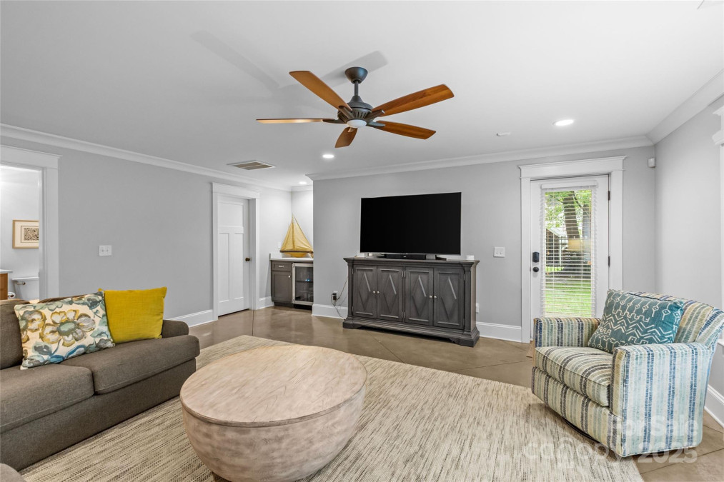 2414 Bay St Charlotte, NC 28205