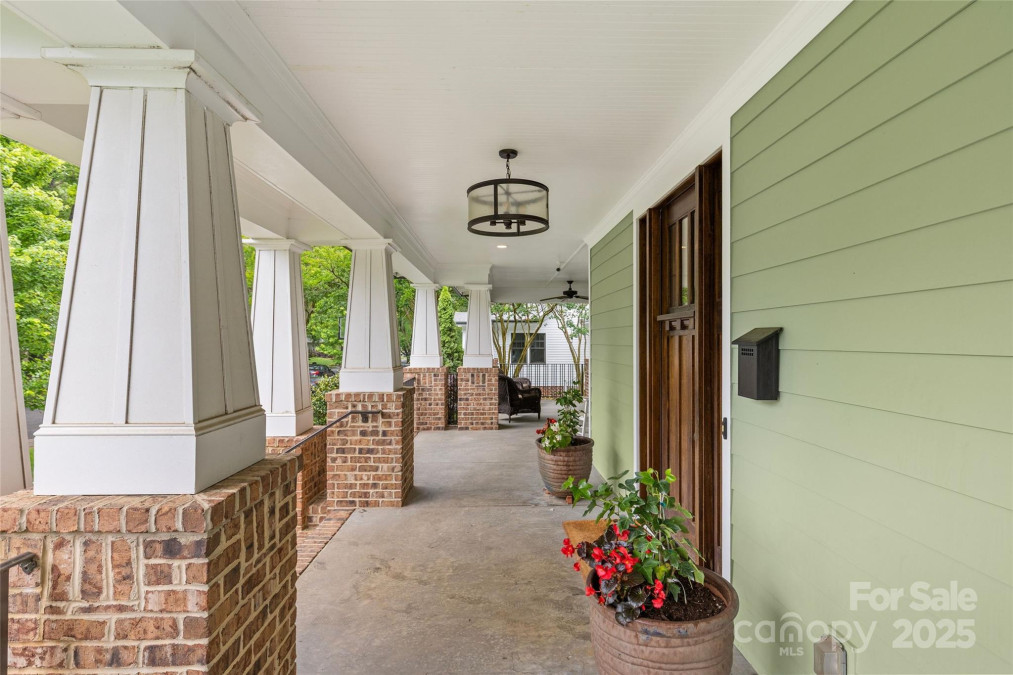 2414 Bay St Charlotte, NC 28205