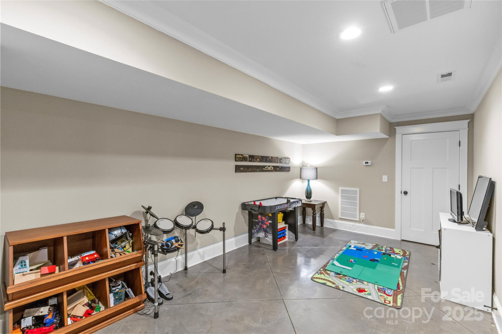 2414 Bay St Charlotte, NC 28205