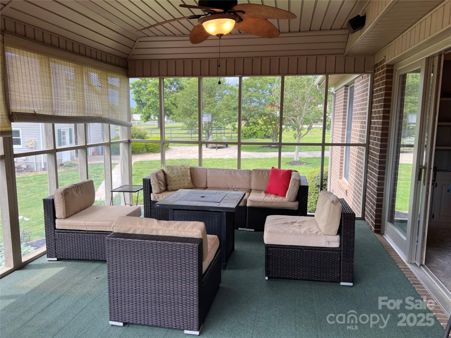 1351 Hardin Rd Dallas, NC 28034