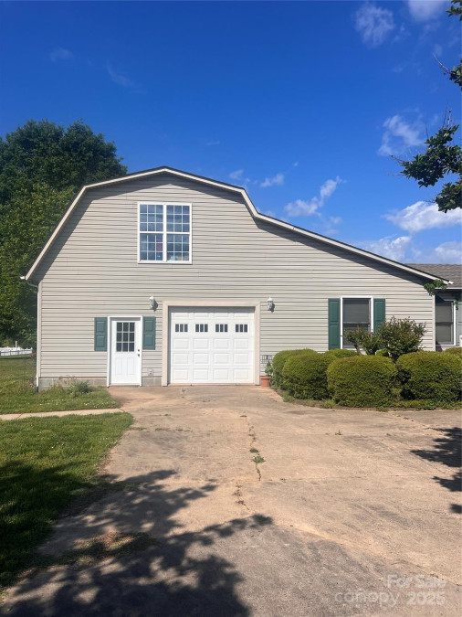 1351 Hardin Rd Dallas, NC 28034