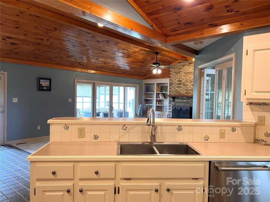1351 Hardin Rd Dallas, NC 28034