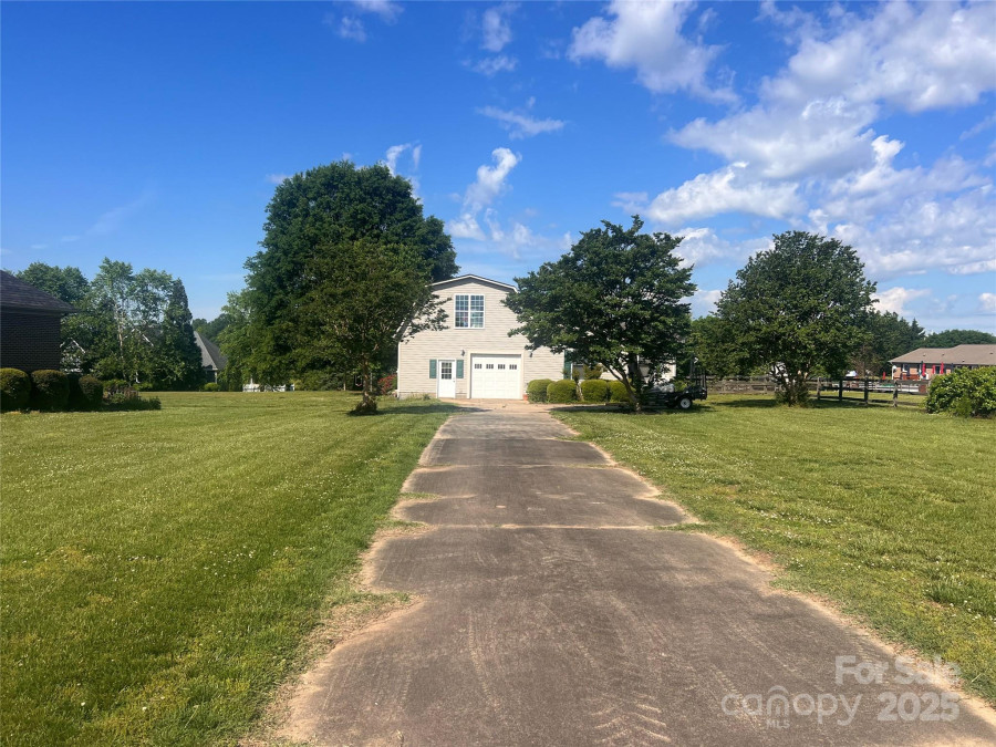 1351 Hardin Rd Dallas, NC 28034