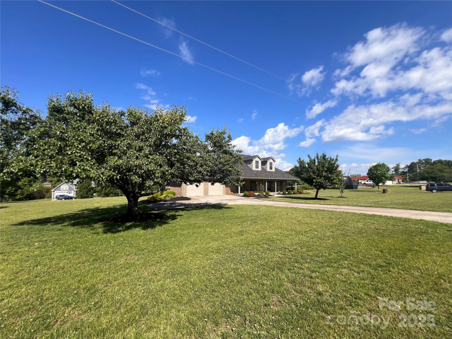 1351 Hardin Rd Dallas, NC 28034