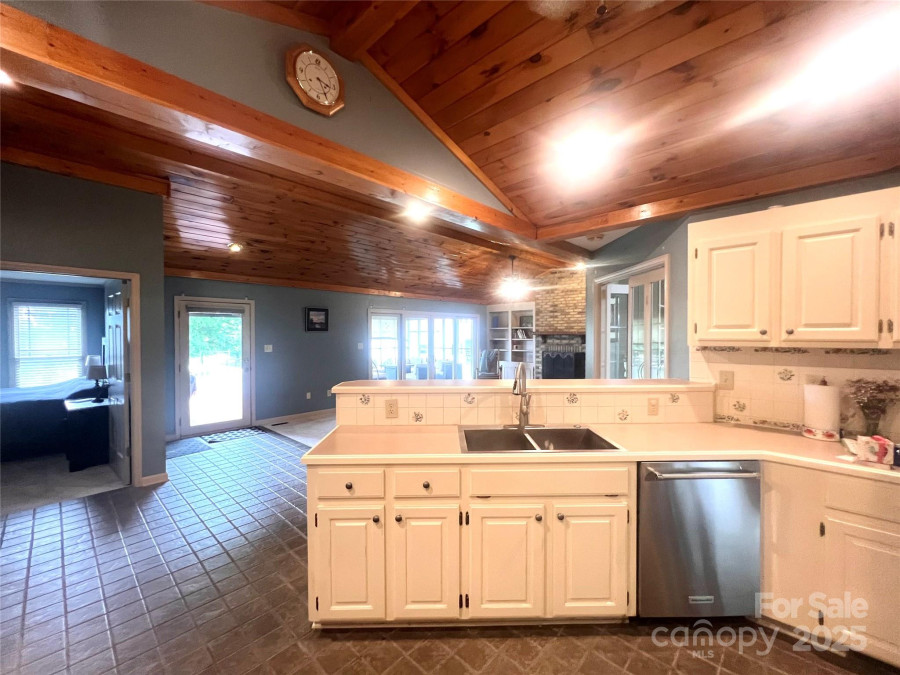 1351 Hardin Rd Dallas, NC 28034