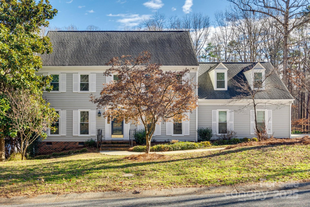 2702 Oxborough Dr Matthews, NC 28105
