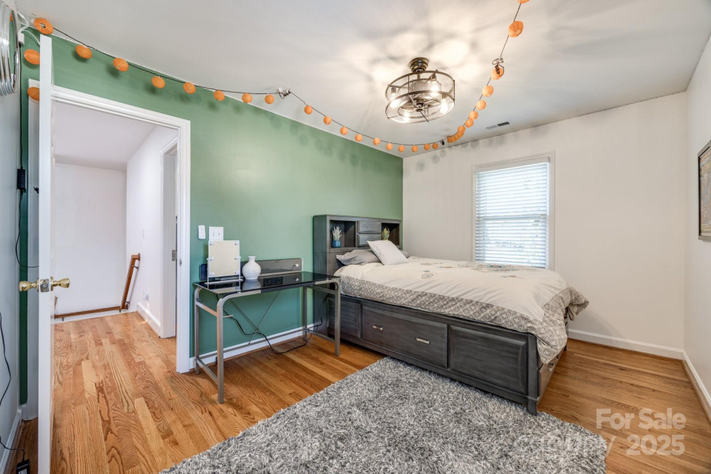 2702 Oxborough Dr Matthews, NC 28105