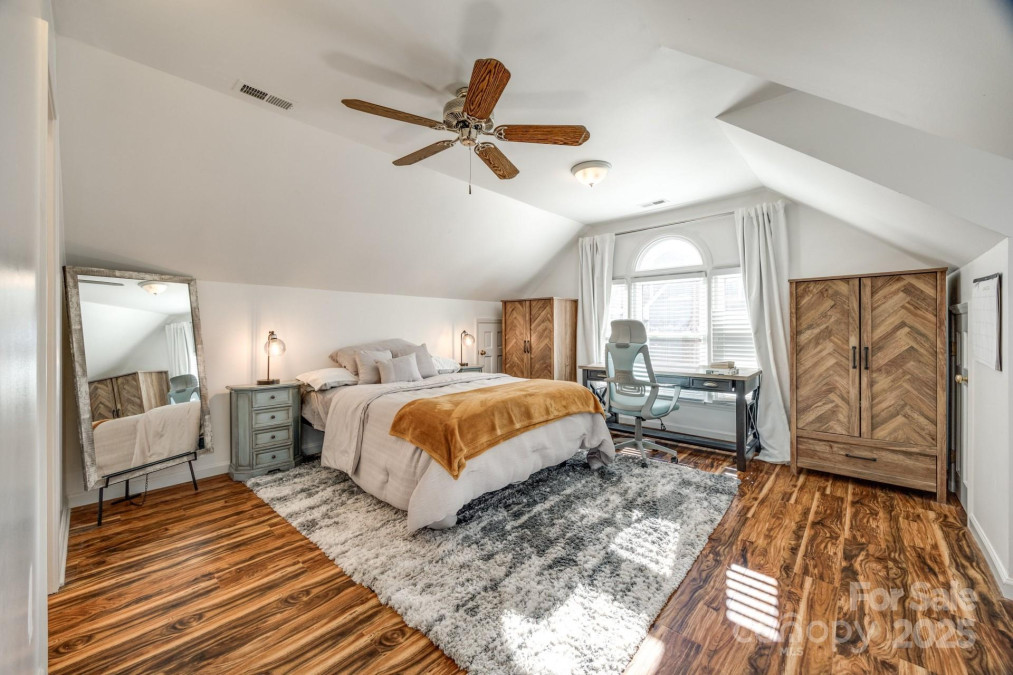 2702 Oxborough Dr Matthews, NC 28105