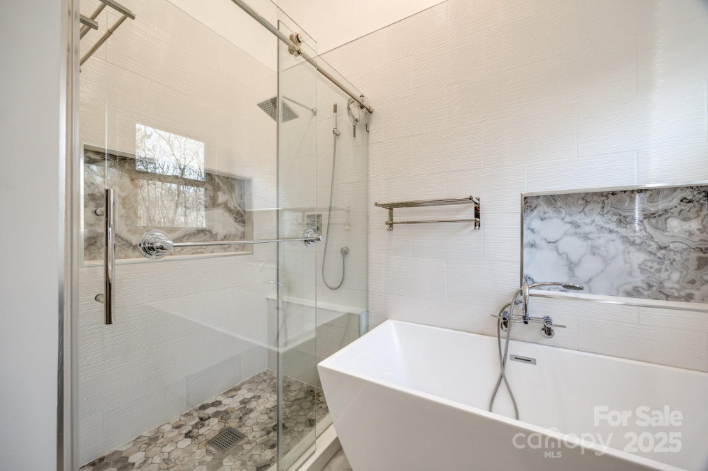2702 Oxborough Dr Matthews, NC 28105