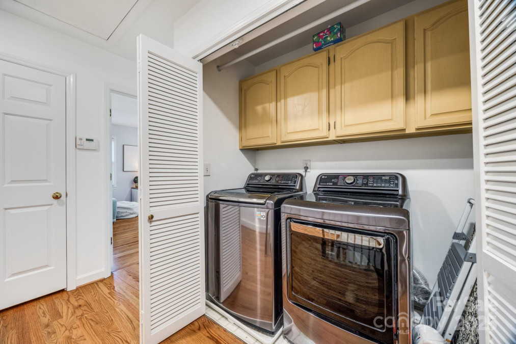 2702 Oxborough Dr Matthews, NC 28105