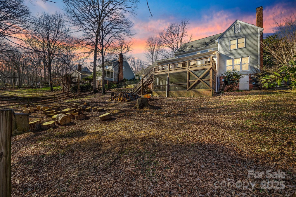 2702 Oxborough Dr Matthews, NC 28105