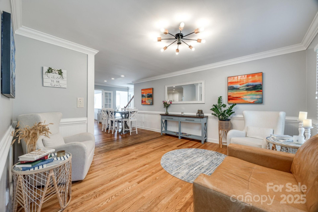 2702 Oxborough Dr Matthews, NC 28105