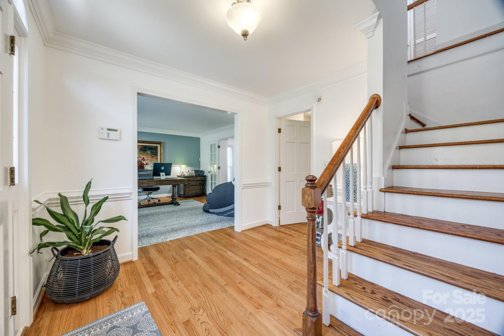 2702 Oxborough Dr Matthews, NC 28105
