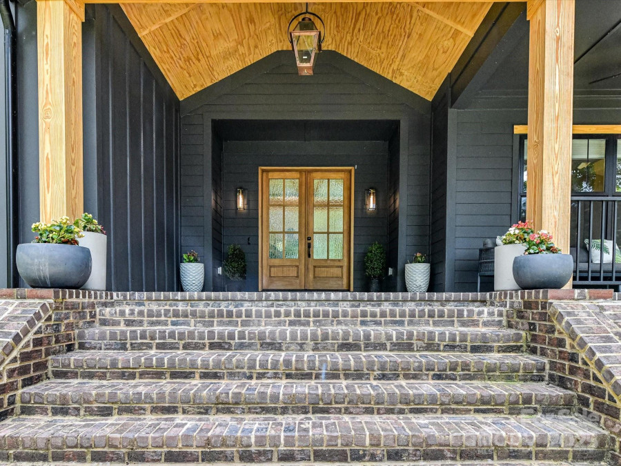 167 Greenbay Rd Mooresville, NC 28117
