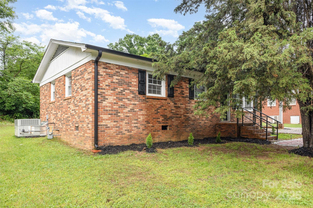 16 Green St York, SC 29745