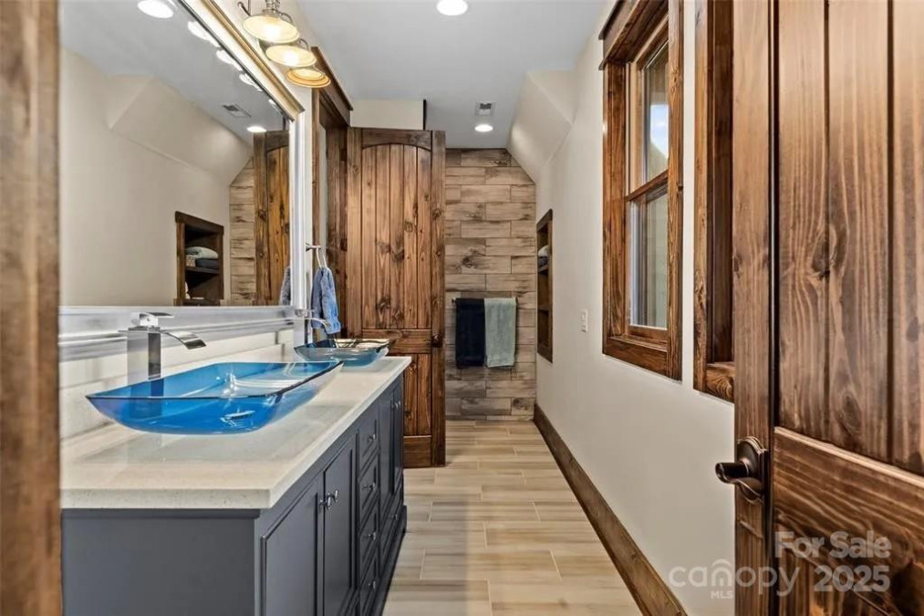 2775 Campbells Tc Nebo, NC 28761