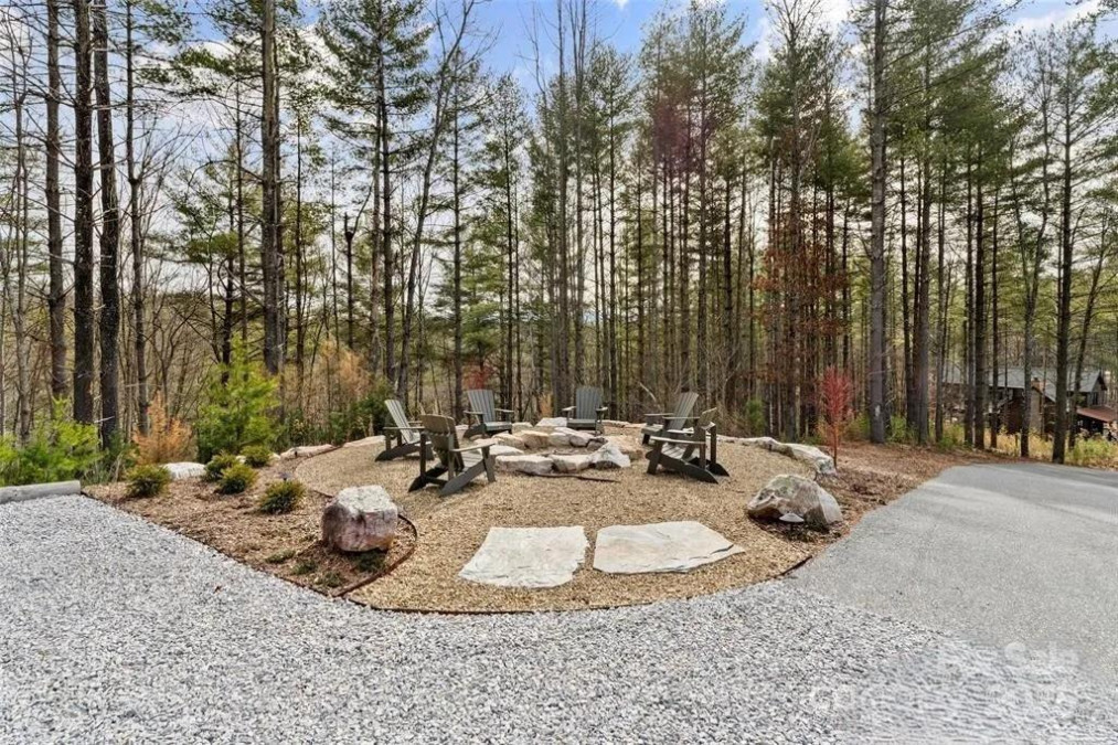 2775 Campbells Tc Nebo, NC 28761
