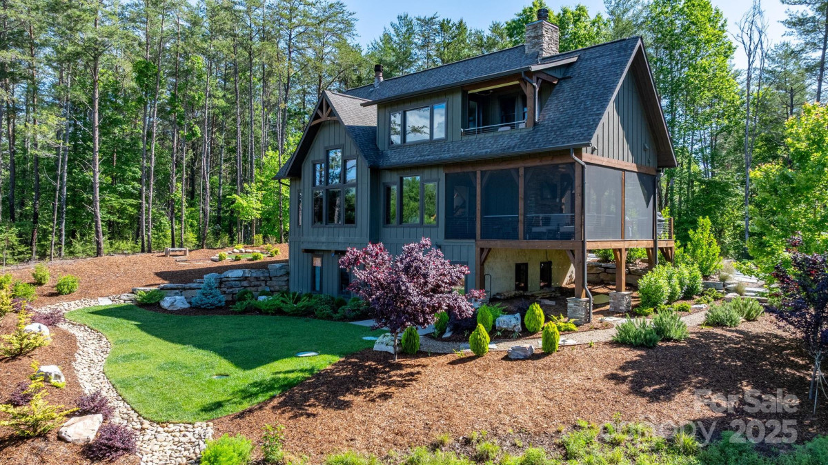 2775 Campbells Tc Nebo, NC 28761