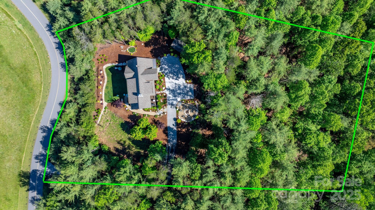 2775 Campbells Tc Nebo, NC 28761