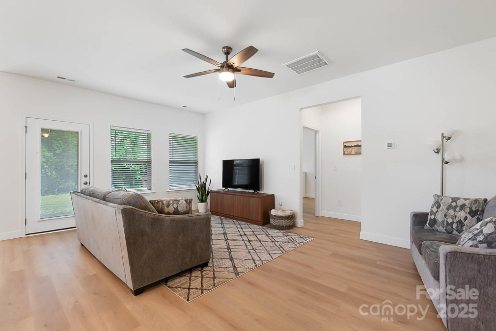 2928 Parkwest Dr Albemarle, NC 28001