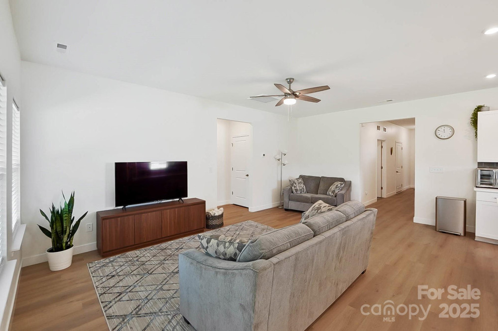 2928 Parkwest Dr Albemarle, NC 28001