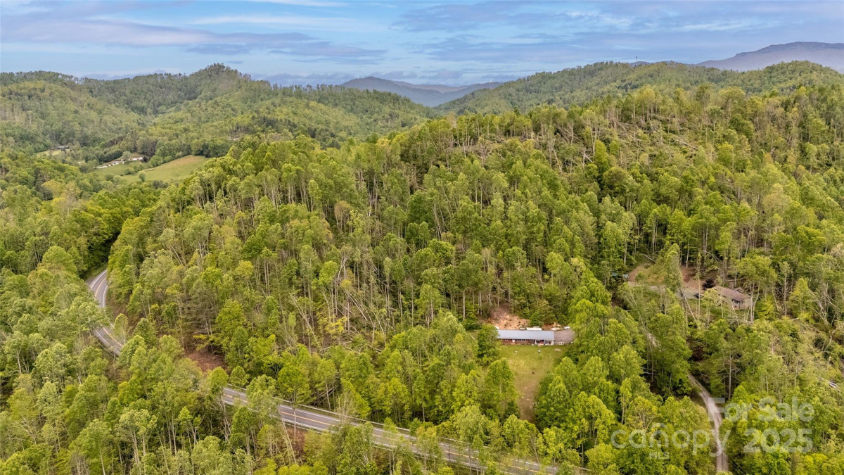 81 Amsoil Dr Bakersville, NC 28705