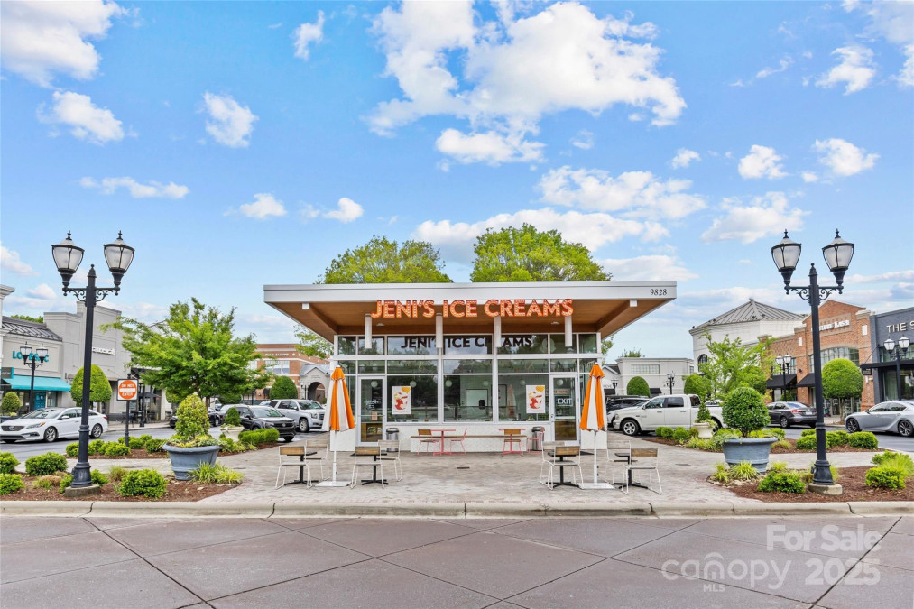 8410 Darcy Hopkins Dr Charlotte, NC 28277
