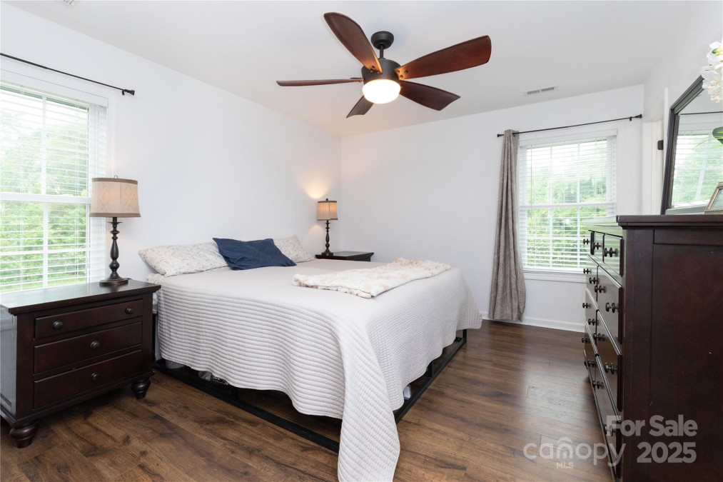 28 Trillium Meadows Ln Hendersonville, NC 28792