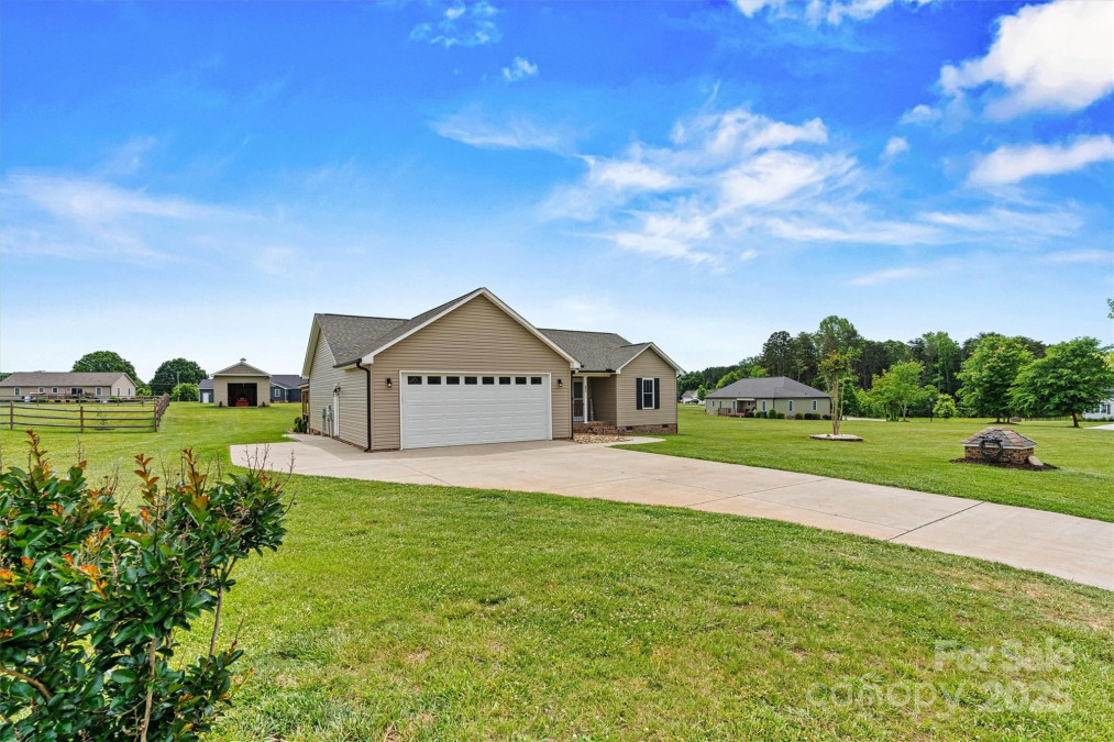 3645 Kimber Ln Sherrills Ford, NC 28673