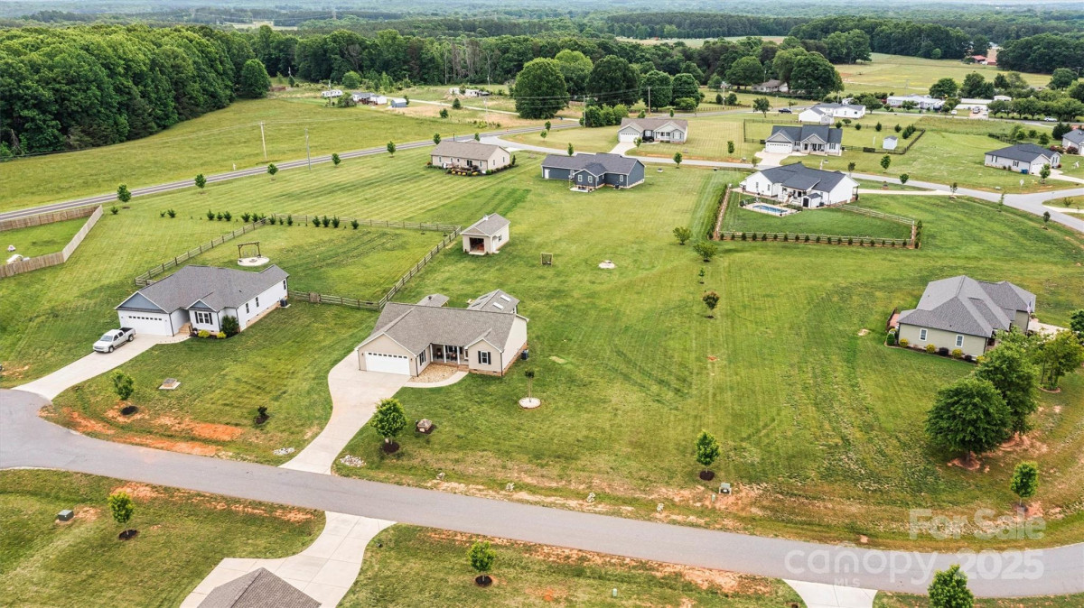 3645 Kimber Ln Sherrills Ford, NC 28673